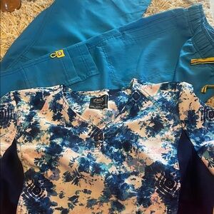 iFlex Floral Blue & Teal Scrub Top with Teal Jogger Pants